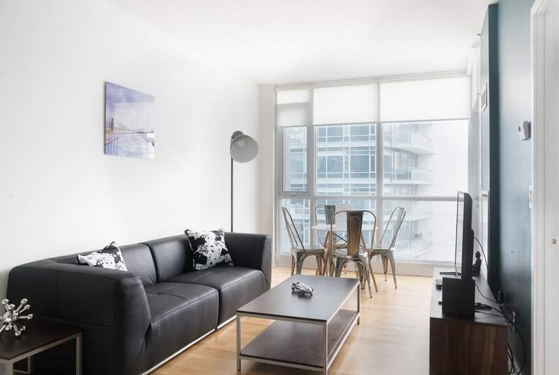 295, rue Adelaide Ouest, Toronto (Ontario) 2706, M5V0L4