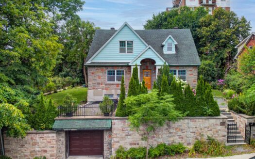 2670 Av. Gascon, Montréal (Ville-Marie), H2K2W6